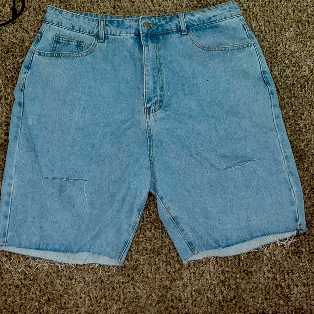 SHEIN ripped raw hem denim Bermuda shorts